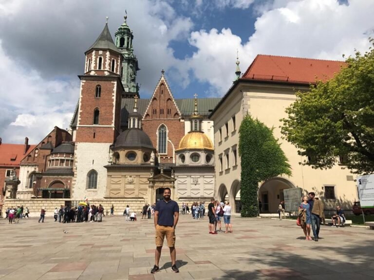 Catedral do Complexo de Castelos na Colina Wawel em Cracóvia
